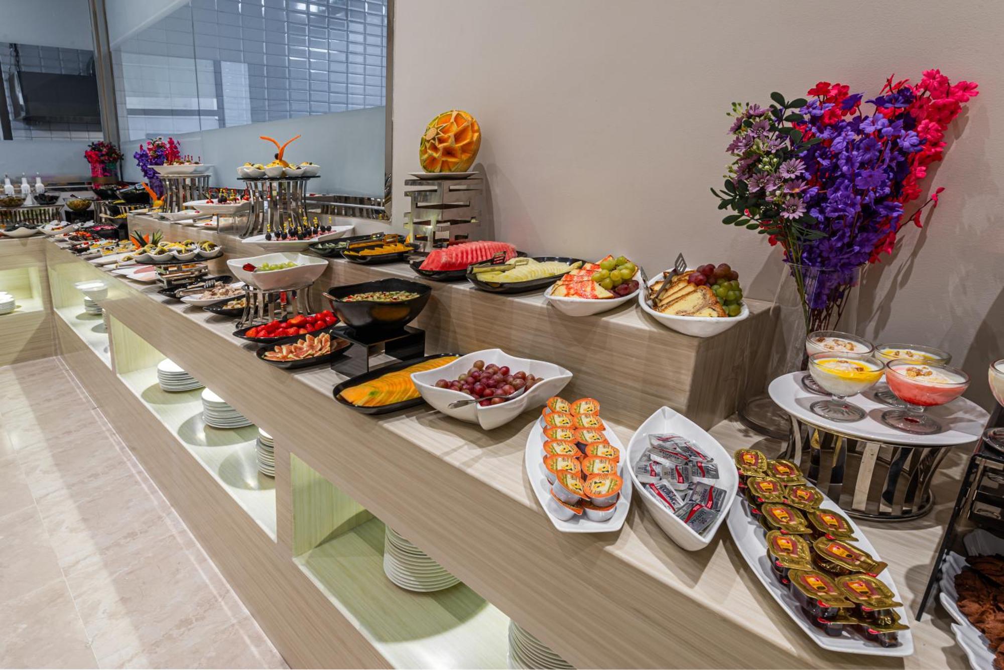 Voyage Hotel & Suites ริยาดห์ ภายนอก รูปภาพ